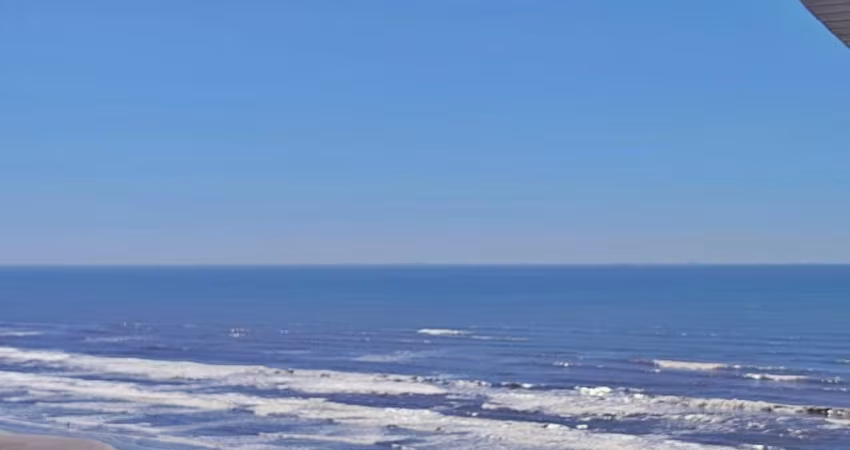 Apartamento 2 dormitórios, 2 suítes, 1 vaga, Varanda gourmet maravilhosa  dispõe de vista livre para o mar, prédio recém entregue, Frente mar no Bairro Caiçara