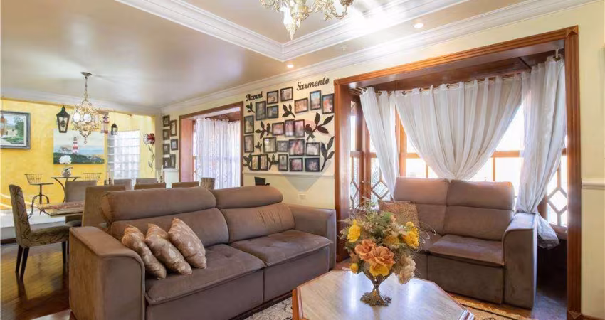 Aluga-se Casa Alto Padrão no Jardim Maia: 450m², 3 suítes, piscina, sótão, espaço gourmet, 5 vagas