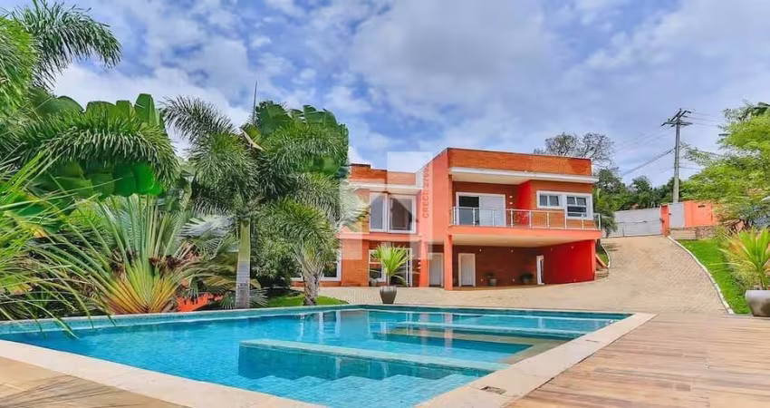 Magnifica Chácara à venda com ´7 Suítes, Quadra de Beach Tennis, Piscina Aquecida, Jardim Tarantela