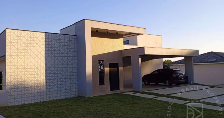 Casa Moderna com 4 Suítes em condomínio fechado. 300m²
