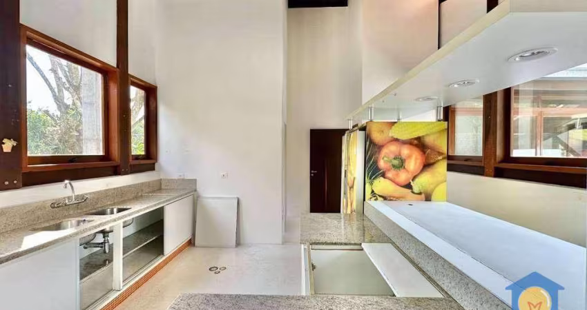 Casa com 3 Suítes à venda, 345 m² por R$ 1.750.000 - Granja Viana - Cotia/SP