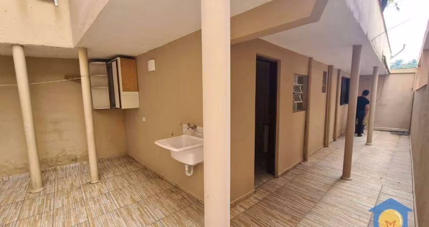 Casa com 1 quarto para alugar, 45 m² por R$ 1.000/mês - Jardim Novo Embu - Embu das Artes/SP