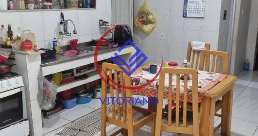 CASA TRÊS QUARTOS Á VENDA EM MARECHAL HERMES!