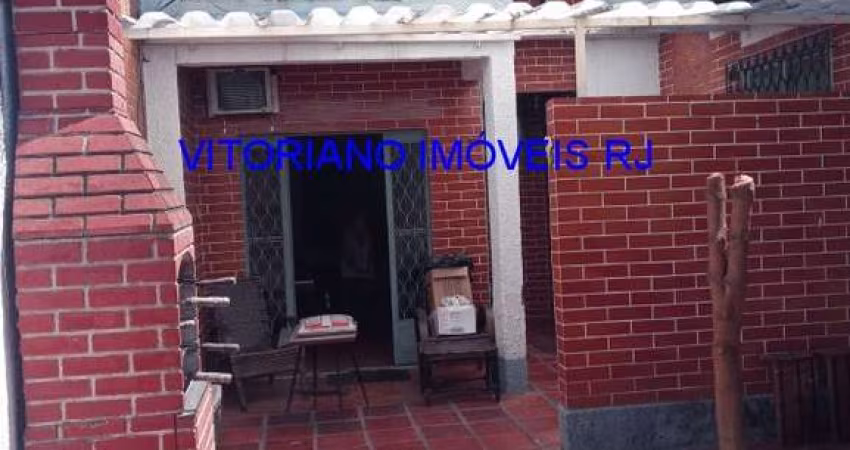 CASA QUATRO QUARTOS Á VENDA EM MARECHAL HERMES!