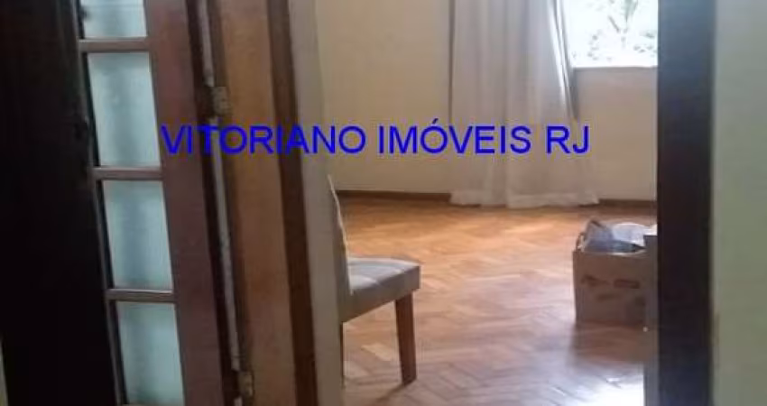 APARTAMENTO Á VENDA EM CAMPINHO TRÊS QUARTOS!