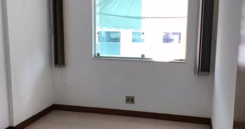 Apartamento Padrão com 2/4 sendo 1 suíte em Armação