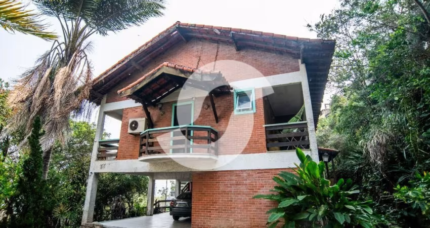 Casa Exclusiva à Venda na Estrada Fróes com Vista Deslumbrante