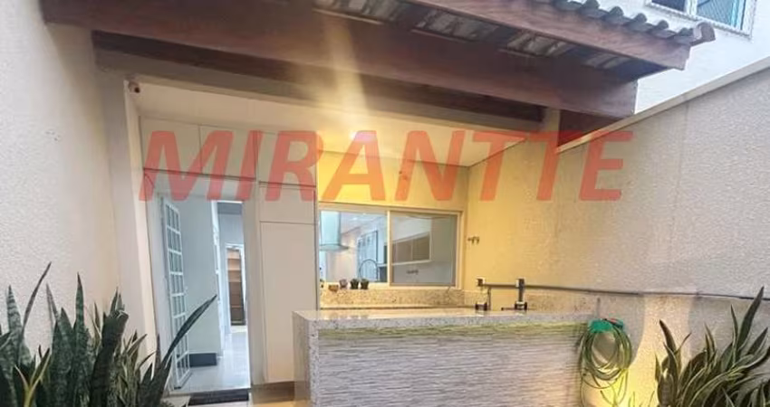 Sobrado de 141m² com 3 quartos em Água Fria