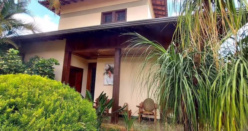 Casa a venda 642m2 no Bandeirantes 1, lote 1303m2. Pampulha #UFMG
