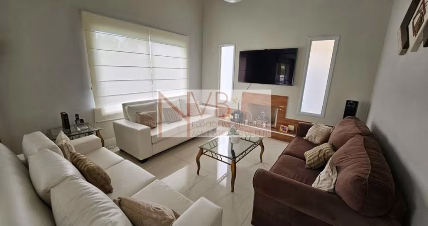 Casa à venda no condomínio Raízes Granja Viana - R$ 2.700.000