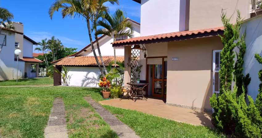 Lindo sobrado 2 dormitórios em capao novo, apenas 200m do mar
