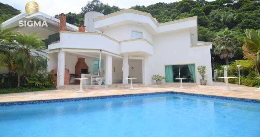 Casa na praia, Condomínio fechado, 7 dormitórios, Piscina, Churrasqueira, Costão do Pernambuco, Guarujá.