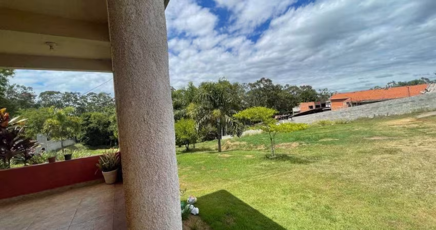 Chácara à venda no Bairro Gleba Califórnia em Santa Bárbara d'Oeste com 2 quartos, sendo 1 banheiro social e 1 vaga de garagem