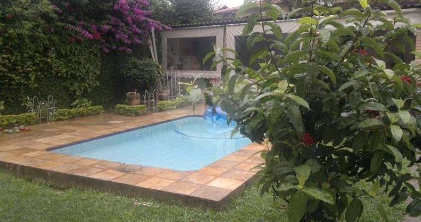 Sobrado com 4 quartos à venda ou para locação em Interlagos - SP