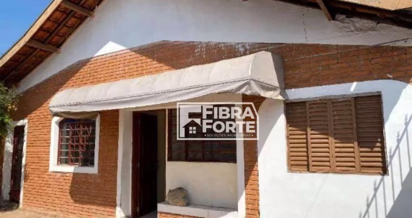 Casa térrea no bairro Costa e Silva com edicula
