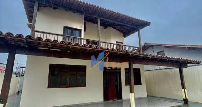 Venda e Locação - Linda Casa Colonial no Bairro Visconde, Macaé