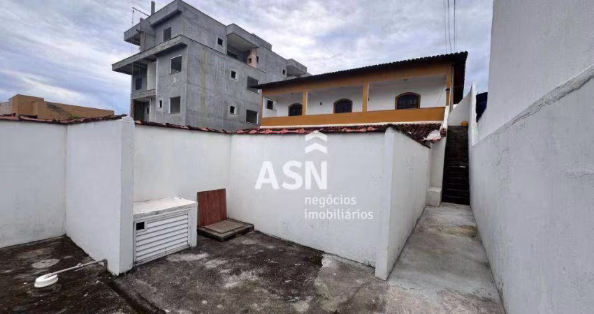 Casa com 4 dormitórios para alugar, 120 m² por R$ 2.262,50/mês - Atlântica - Rio das Ostras/RJ