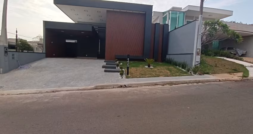Casa de Condomínio à venda em Mogi Mirim-São Paulo