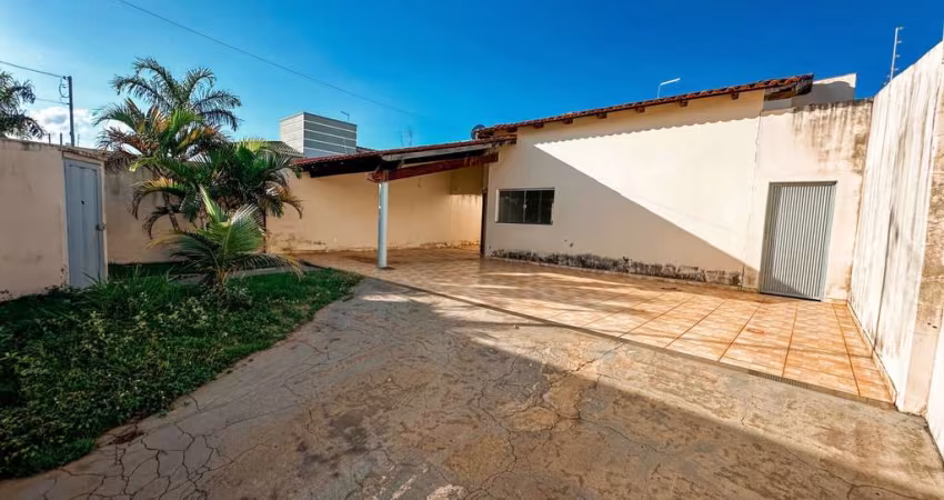 Casa à venda no bairro Paineiras - Araguari/MG