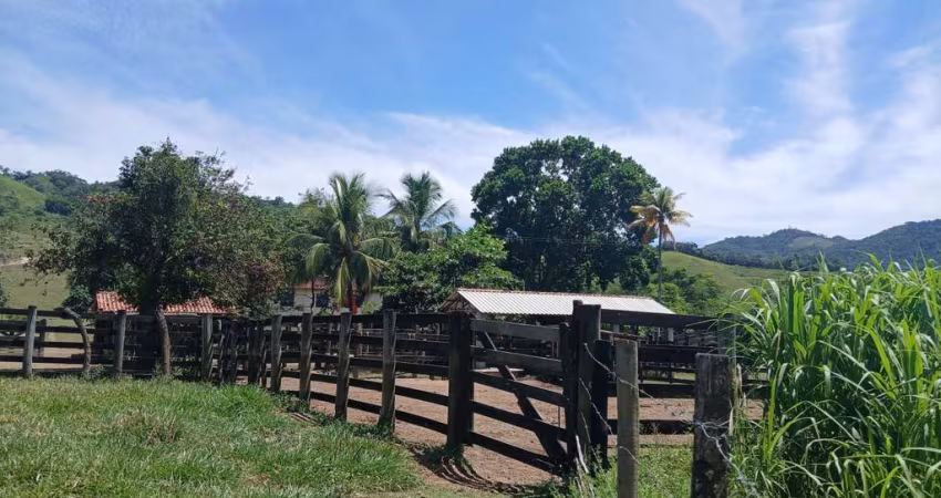 Fazenda para Venda em Saquarema, Sampaio Correia, 2 dormitórios, 1 suíte, 2 banheiros, 1 vaga