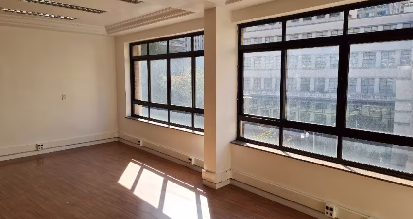 Conjunto Comercial com 145 m2 para alugar no Centro Novo - SP