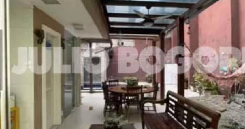 Casa com 4 quartos à venda na Rua A, Itaipu, Niterói