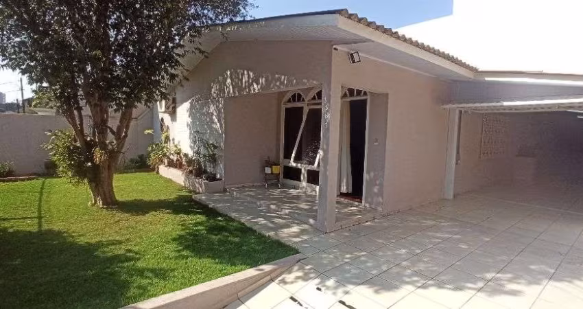 Casa a venda com 3 dormitorios- Bairro Centro, proximo Cancelli