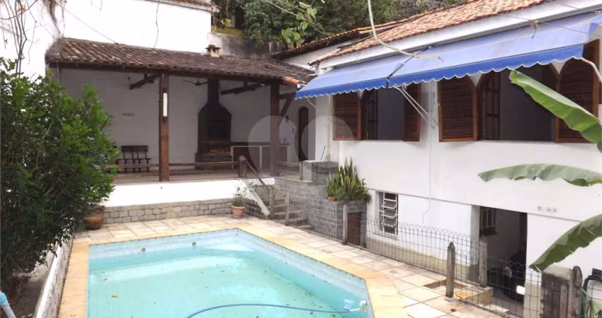 Condomínio com 4 quartos à venda em Fonseca - RJ