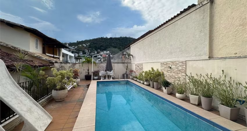 Casa com 3 quartos à venda em São Francisco - RJ