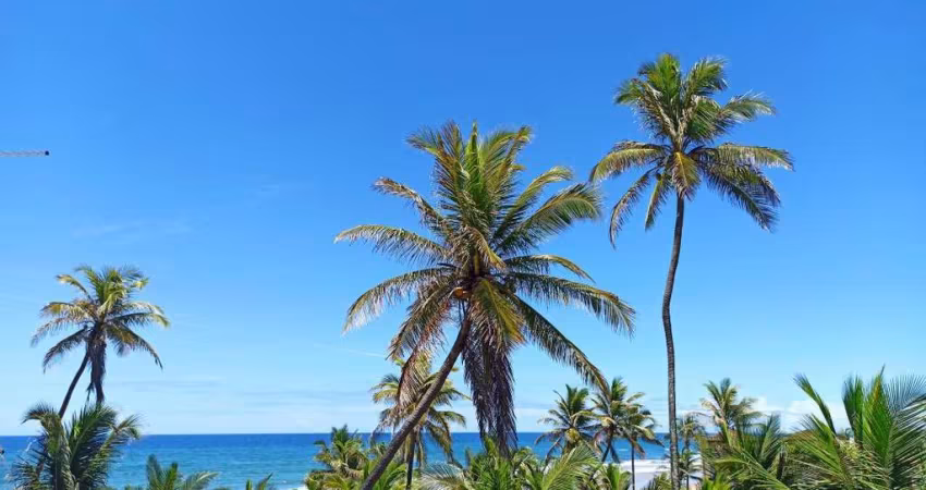 Apartamento 2/04 à venda em Salvador, Praia do Flamengo, com vista para o mar e área de lazer completa
