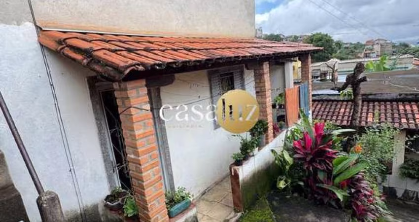 Casa com loja e 2 barracões localizada no Bairro Brasília/Sarzedo