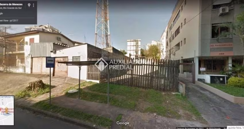 Terreno comercial para alugar na Rua Bezerra de Menezes, 384, Passo da Areia, Porto Alegre