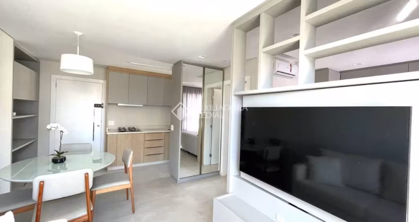 Apartamento com 1 quarto para alugar na Rua Santo Inácio de Loyola, 135, Centro, Florianópolis