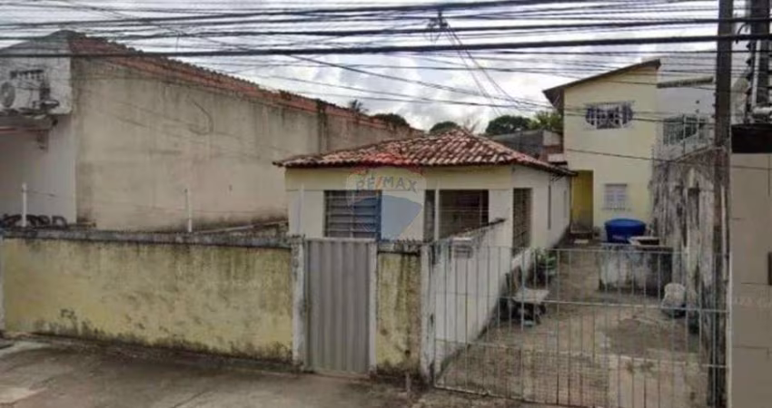 Uma excelente CASA com terreno , NASCENTE, uma casa pra quem quer viver bem. Não perca a chance!