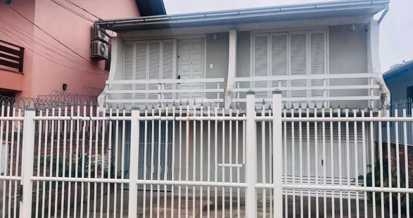 Casa com duas moradias as 150 metros da Rodoviária