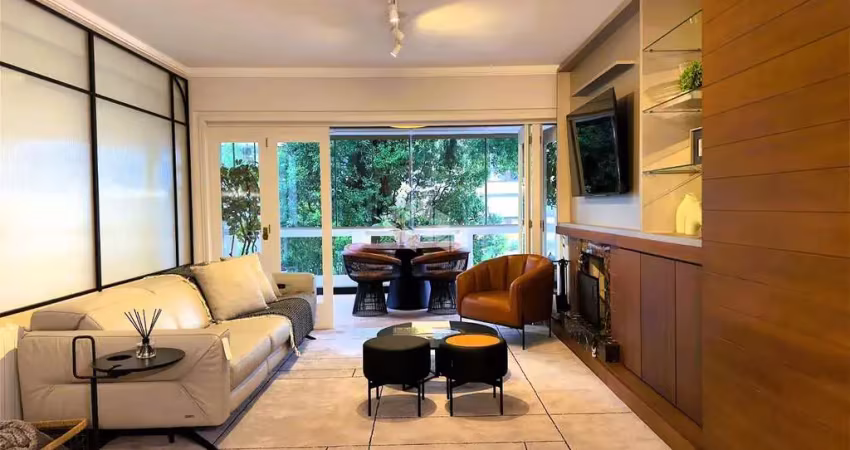 A venda apartamento de 3 dormitórios sendo 1 suíte, localizado no Residencial Bosque de Astúrias em Gramado.