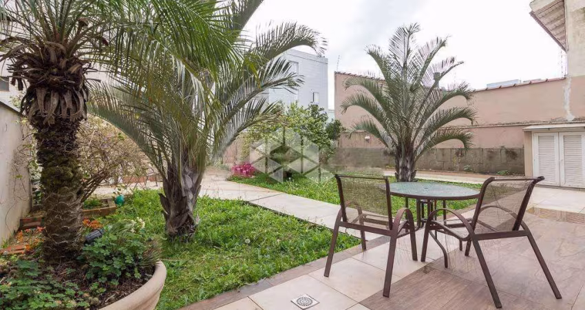 Casa 233m² com 4 Quartos e 4 Banheiros à Venda no Bairro Jardim Itu