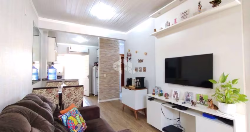 Excelente casa  semi mobiliada em condomínio,  02 dormitórios e 02 vagas cobertas com 65,28m² Privativos no bairro Olaria em Canoas.