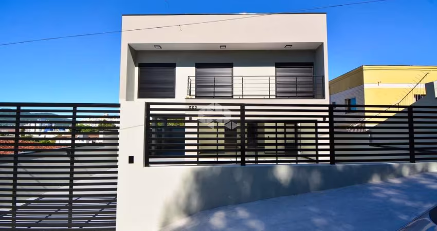 CASA COM 3 SUÍTES E VISTA PANORÂMICA NA TRINDADE EM FLORIANÓPOLIS