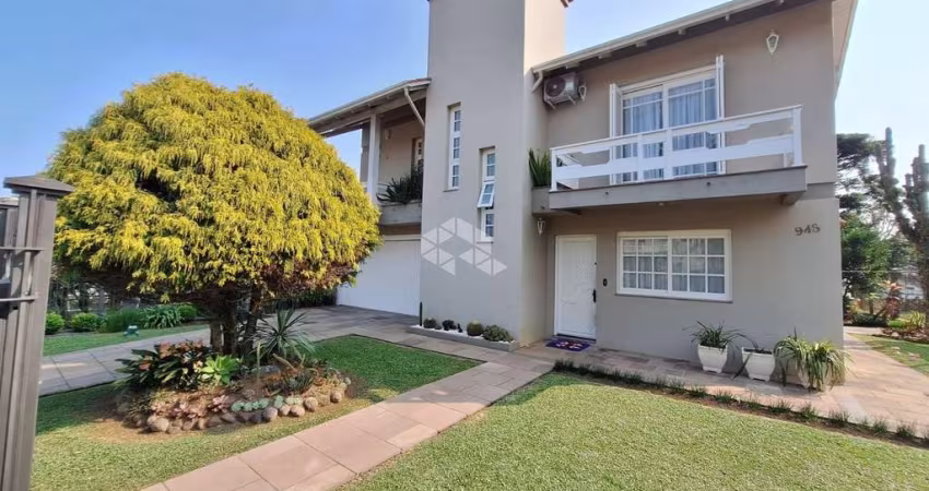 Casa com amplo terreno com otima localização
