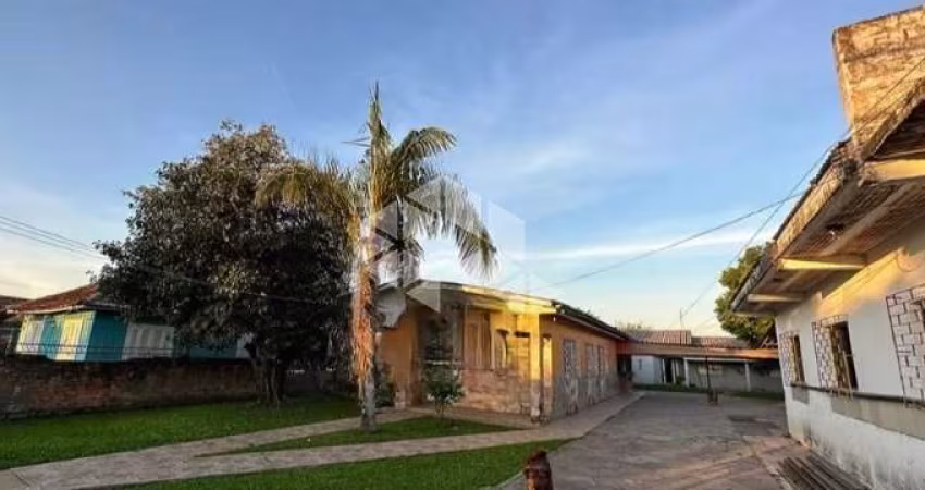 Casa com 3 quartos e terreno amplo no bairro Mathias Velho em Canoas