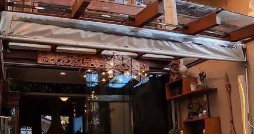 Casa à venda em condomínio fechado com 3 quartos, 2 vagas de garagem, bairro Tristeza, POA/RS