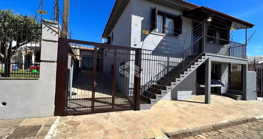 Casa de dois pavimentos à venda no bairro Vila Gaúcha