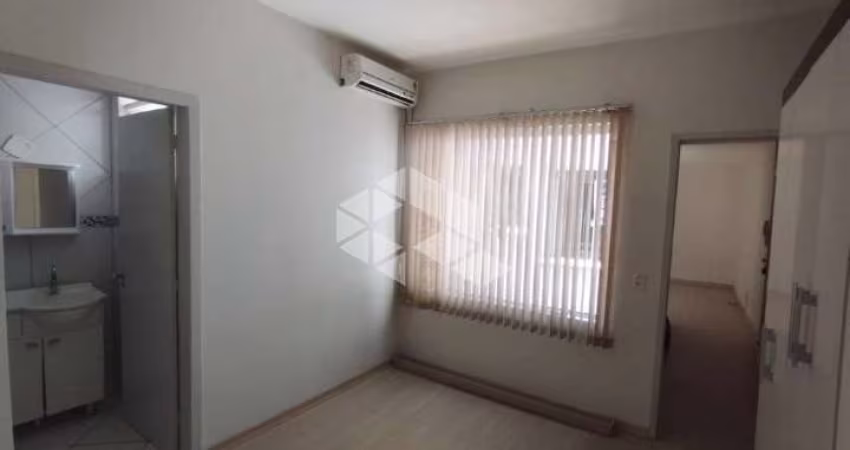 apartamento terreo no no miolo do bairro menino deus