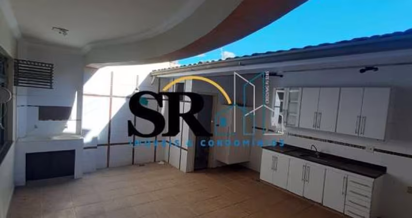 VENDE-SE CASA SEMI-MOBILIADA NO BAIRRO VILA BRETAS