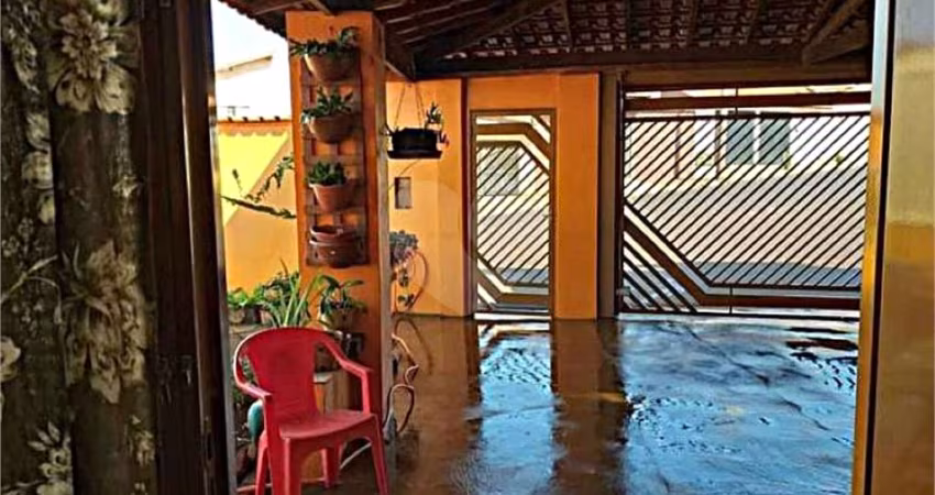 Casa com 3 quartos à venda em Centro - SP