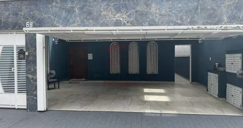 Casa Térrea - Vila Pudente - 132m² - 2 quartos, 2 suítes, 4 banheiros, 3 vagas, churrasqueira