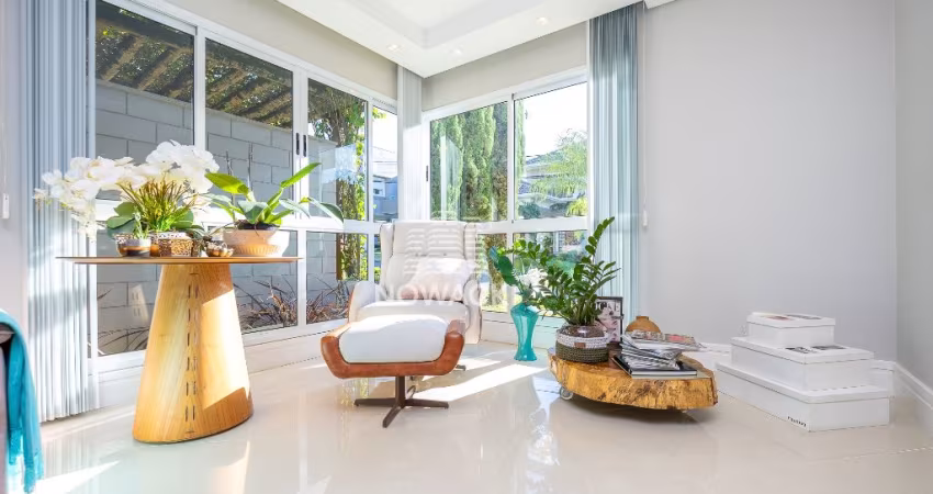 CASA SEMI MOBILIADA EM CONDOMINIO COM 4 DORM E 4 VAGAS EM SANTA FELICIDADE