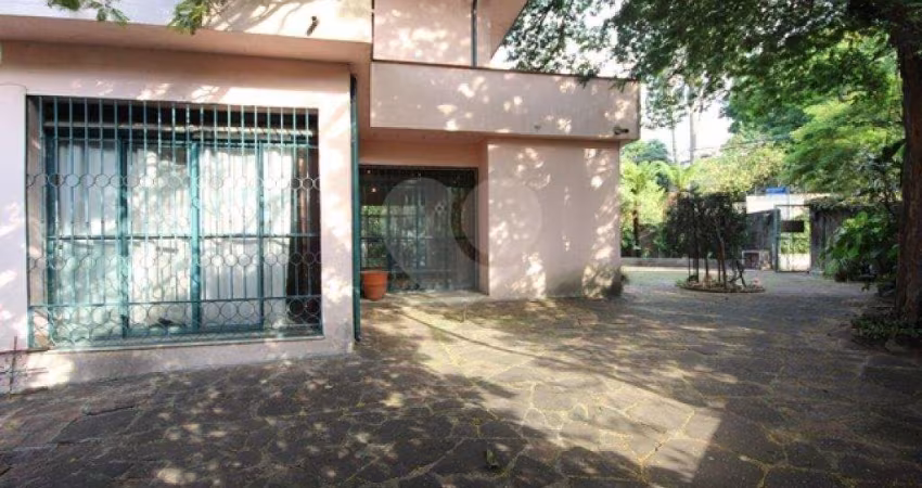 Sobrado com 3 quartos à venda em Pacaembu - SP
