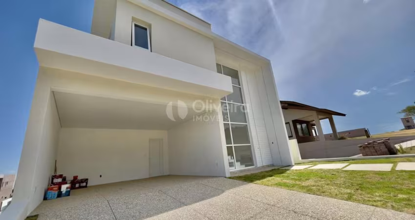 Casa à venda em condomínio fechado